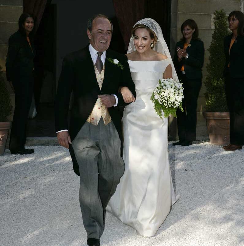 Uscita sposi cerimonia matrimonio Rocca d'Ajello