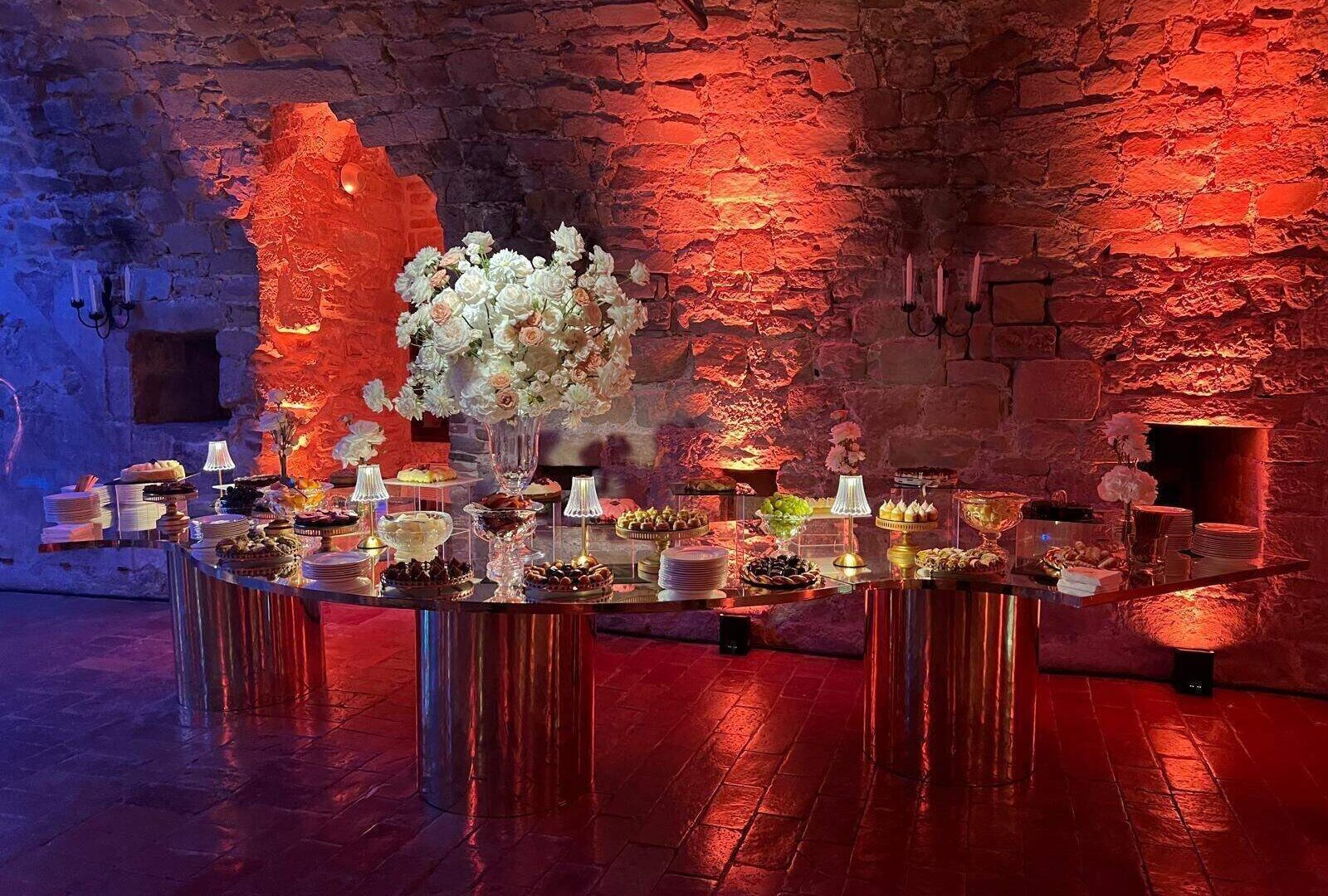 Castello illuminato evento serale Rocca d'Ajello