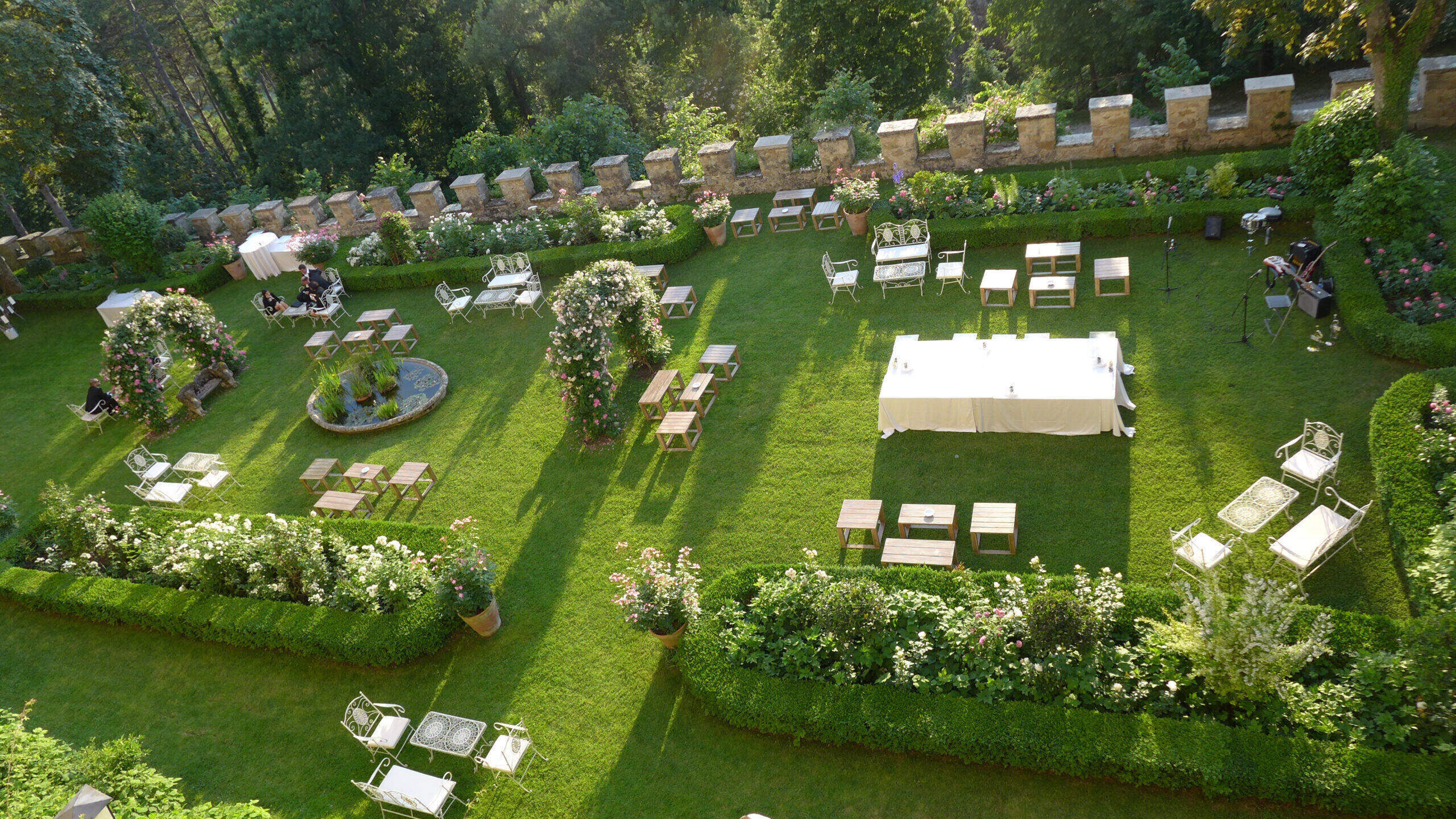 Cerimonia matrimonio nei giardini storici di Rocca d'Ajello Camerino